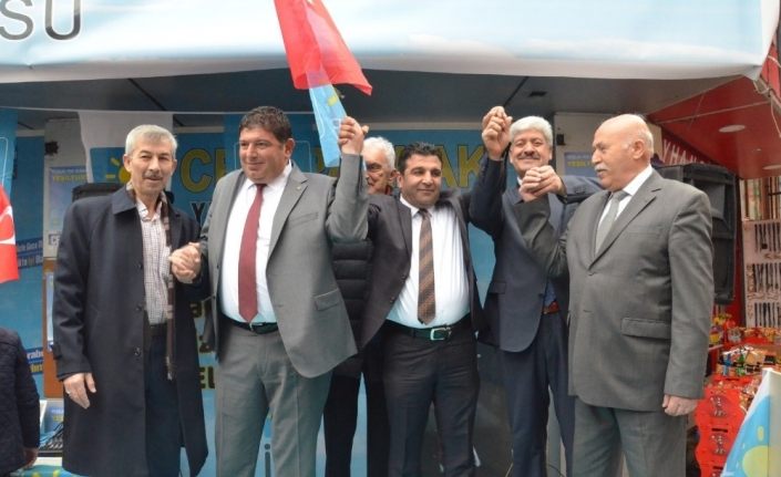 İYİ Partili Parlak’ın seçim bürosu açıldı