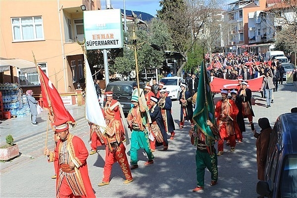 Osmaneli’nde siyasi partilerden gövde gösterisi