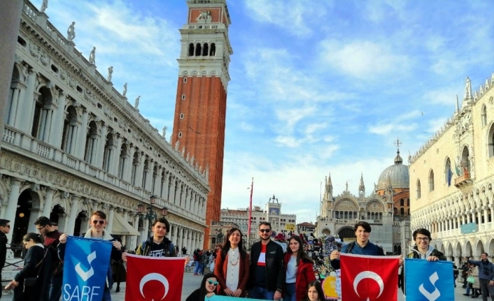 Sare Koleji öğrencileri İtalya stajında