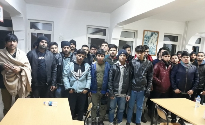 Tekirdağ’da 15 kaçak göçmen yakalandı