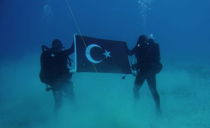 Türk komandoların Girit Adası’ndaki fotoğrafı Yunan medyasını rahatsız etti