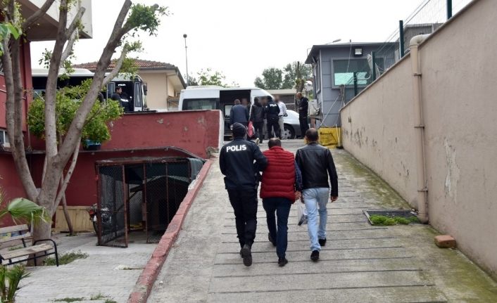 81 ilde eş zamanlı yapılan operasyonda Antalya’dan 105 şahıs yakalandı