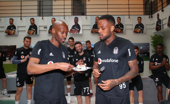 Beşiktaş’ta Larin’in doğum günü kutlandı