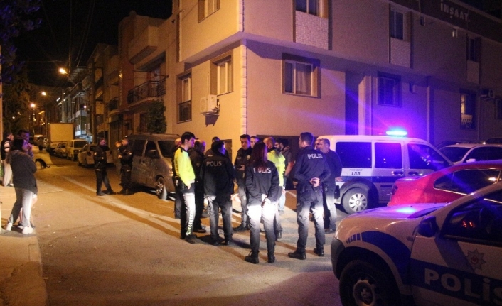 İzmir’de polisin "dur" ihtarına uymayan sürücü kovalamaca sonrasında yakalandı