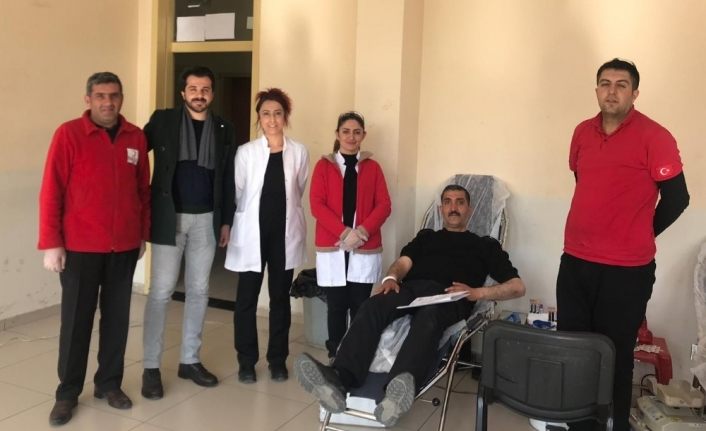 Mehmet Akif Ersoy Lisesinden kan bağışı kampanyası