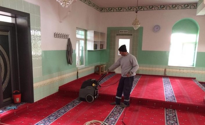 Saruhanlı Belediyesinden 62 camide temizlik çalışması