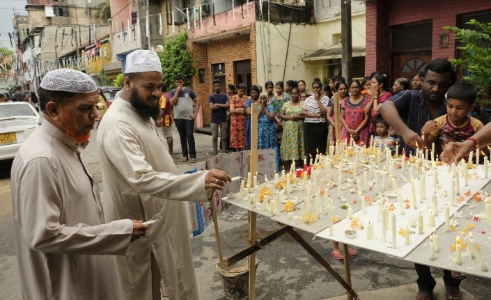 Sri Lanka’da kiliselerde pazar ayini yapılmadı, ölenler anıldı