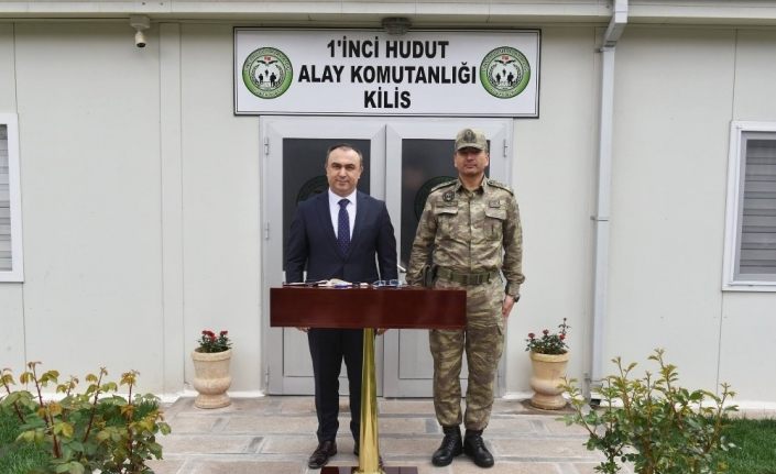 Vali Soytürk 1’inci Hudut Alayını ziyaret etti