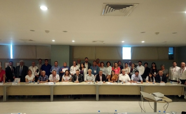 Adana’da CHP’li belediye meclis üyelerine yerel yönetim eğitimi