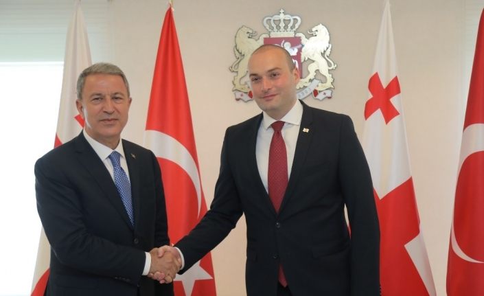 Bakan Akar, Gürcistan Başbakanı Bakhtadze ile bir araya geldi