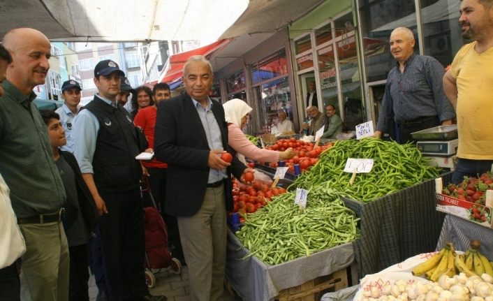 Başkan Bozkurt, pazar yerinde denetimde bulundu