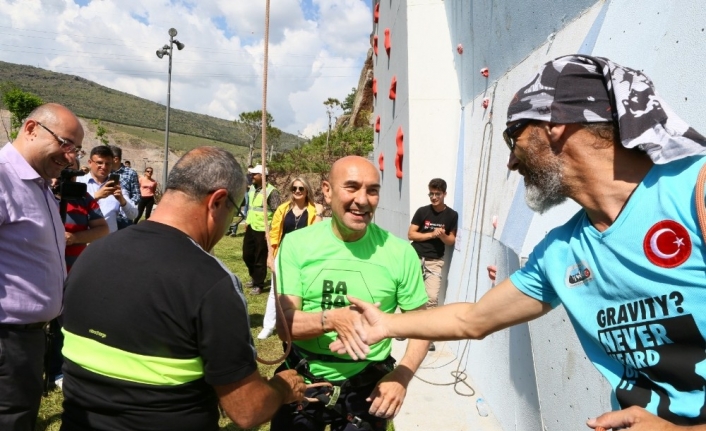Başkan Soyer, Macera Park’ı gezdi, spor tırmanışı yaptı