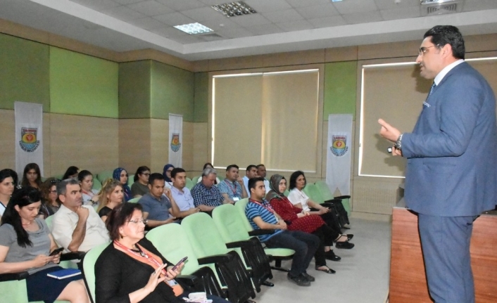 Belediye personeline "Kurumsal Motivasyon ve Kurumsal İletişim" semineri