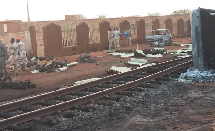 Nijer’de yakıt tankeri patladı: 50 ölü