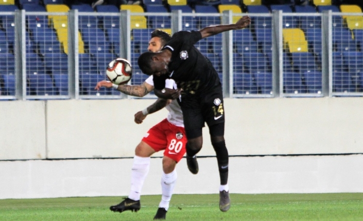 Osmanlıspor: 2 - Gazişehir Gaziantep: 0 (Pen 8-9)