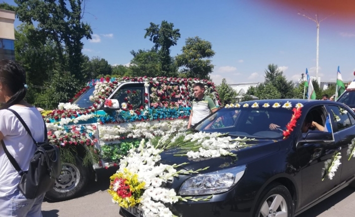 Özbekistan’da geleneksel Çiçek Festivali coşkuyla kutlandı