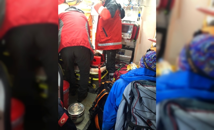 Rize’de yaralanan dağcıya 5 saatlik çalışma sonrası ulaşıldı