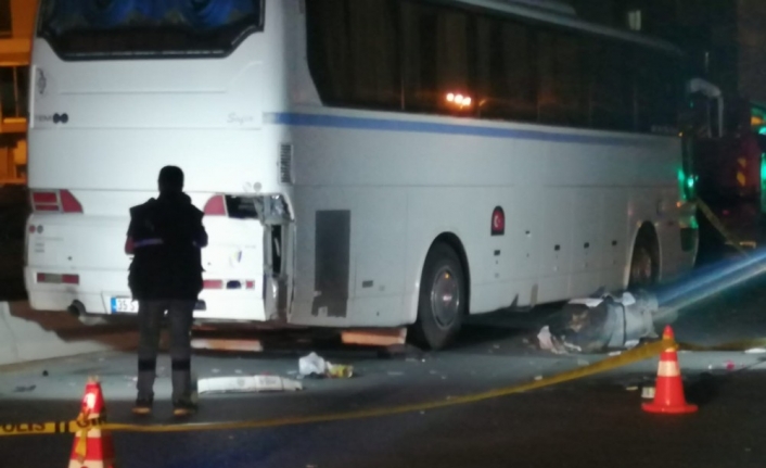 İzmir’de motosiklet otobüse çarptı: 1 ölü 1 ağır yaralı