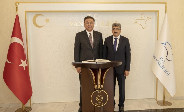 Kırgız Büyükelçisi Omuraliyev’den Vali Bilmez’e ziyaret
