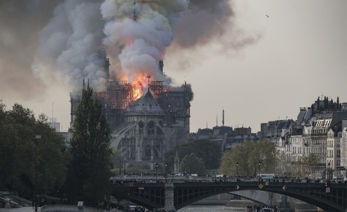 Notre Dame yangınında suç unsuruna rastlanmadı