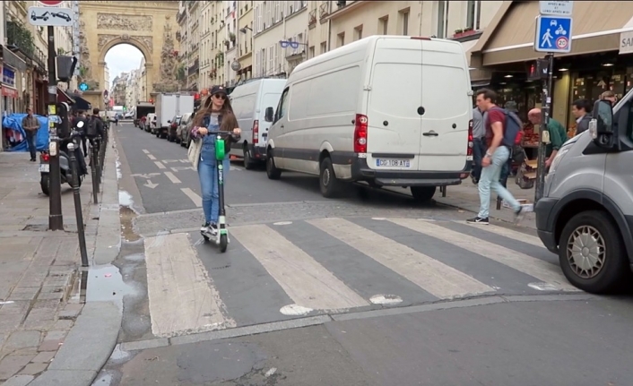 Paris’te bisiklet ve elektrikli scooter kullanımı için yeni tedbirler
