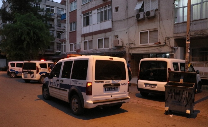 Adana’da bir kişi annesini tabanca ile vurarak ağır yaraladı