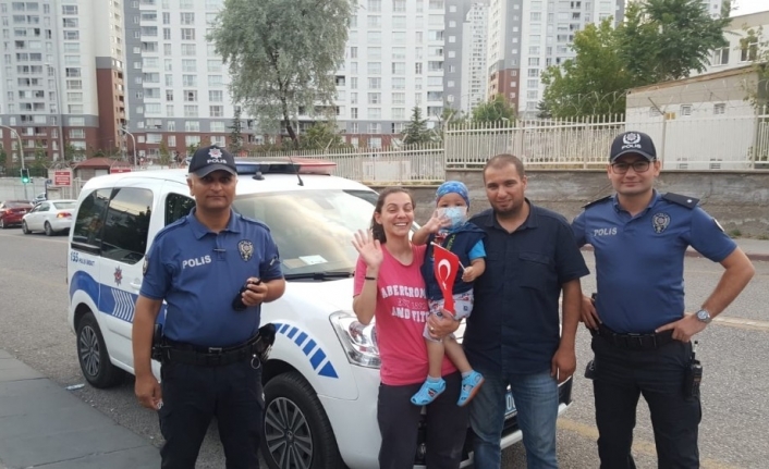 Lösemili minik Ural’a polis amcalarından moral ziyareti