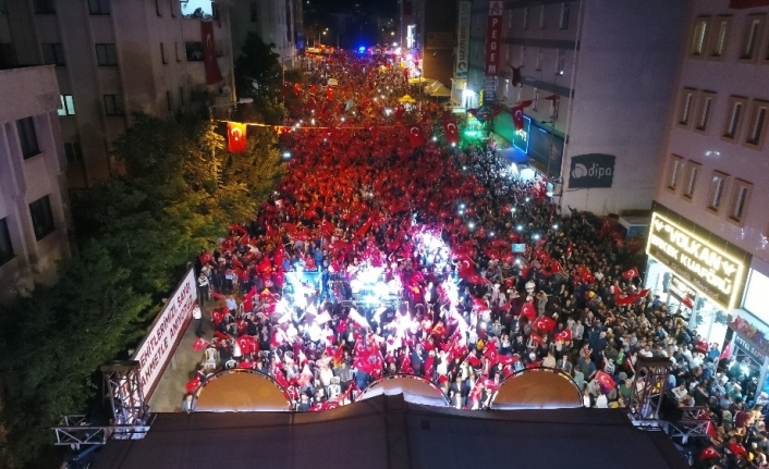 Nevşehir’de on binler Diriliş Meydanı’nda buluştu