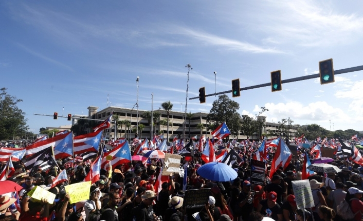 Porto Riko’da yüz binler valinin istifasını istiyor