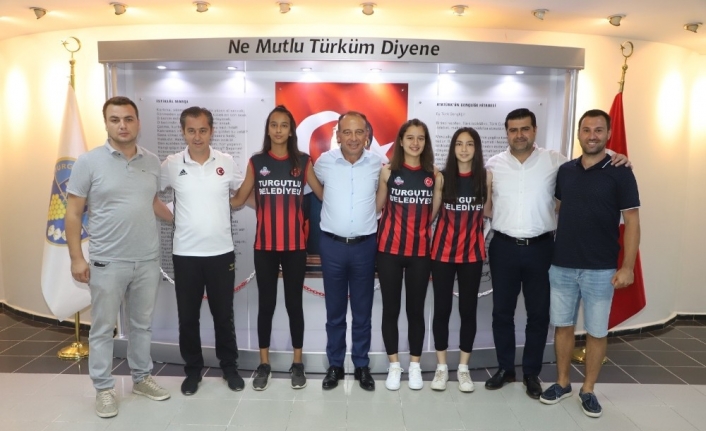 Basketbolda Turgutlu Belediyespor’un gururu oldular