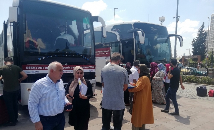 Esenyurt’ta yaşayan 117 Suriyeli, ülkesine kesin dönüş yaptı
