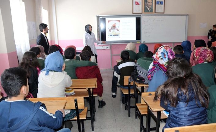 Bitlis'te köy öğrencilerine verem hastalığı anlatıldı