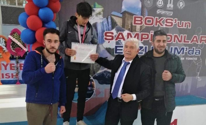 Edremit Boks Takımı Türkiye 3'ncüsü oldu