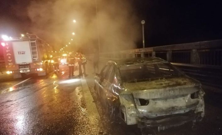 Bolu’da, yanan araç küle döndü