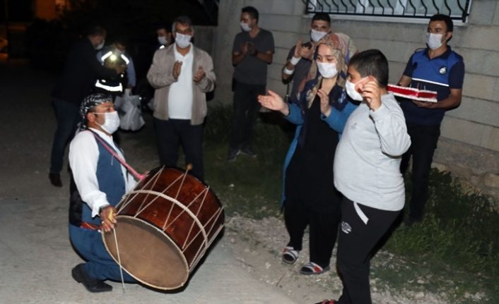 Van Büyükşehir Belediyesi otizmli Özcan'ın dileğini gerçekleştirdi