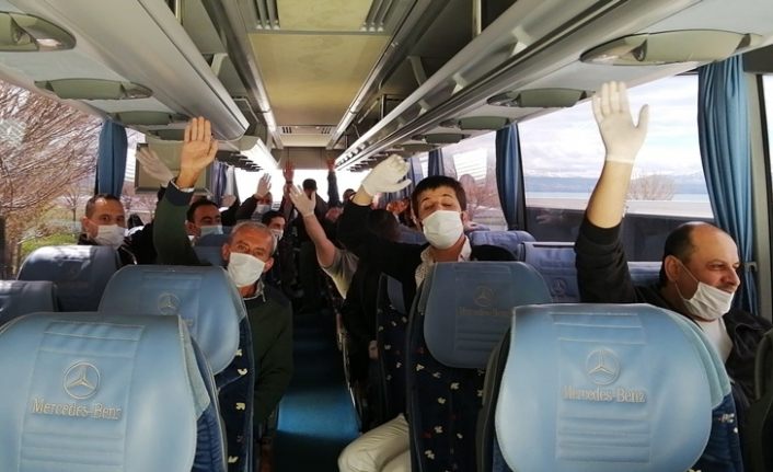 Van'da karantina süresi dolan 248 kişi daha evlerine uğurlandı
