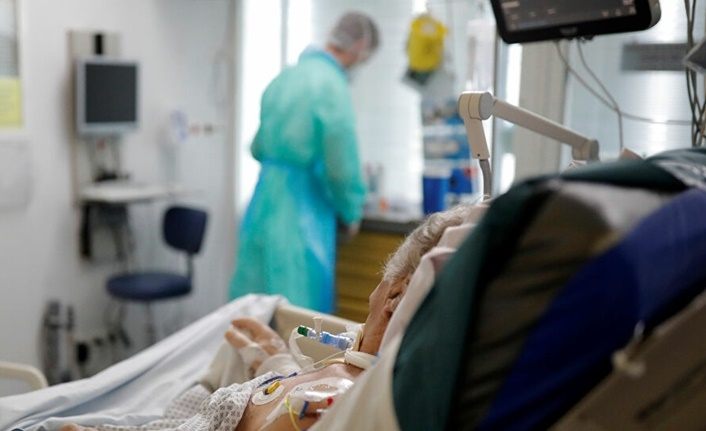 Van'da koronavirüs nedeniyle ölü sayısı 15'e yükseldi