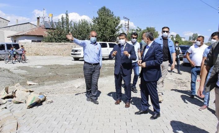  Erciş Belediyesi parke taşı çalışmaları hız kesmeden devam ediyor  