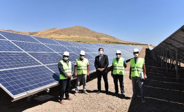  Ahlat Belediyesi 3 bin 500 panelden oluşan güneş enerji üretim tesisi kurdu