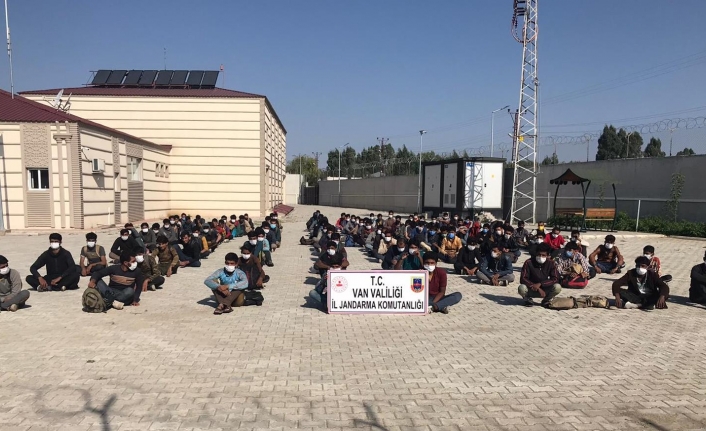 Göçmen kaçakçılarına 1 milyon 20 bin 778 lira cezai işlem uygulandı