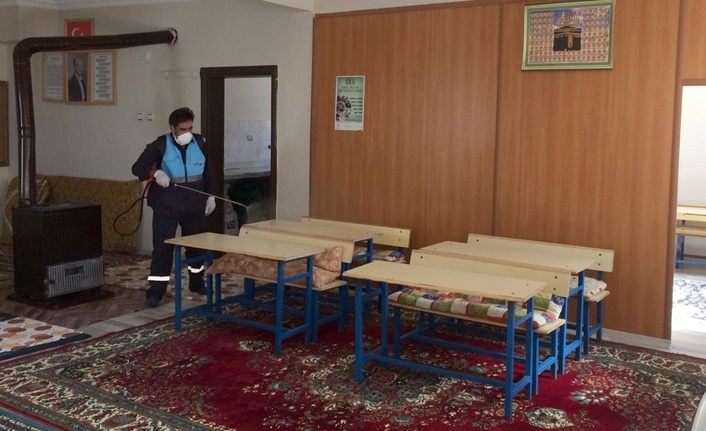 Van'da okullar ve camiler dezenfekte ediliyor