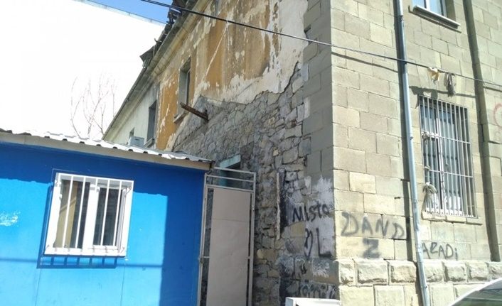 Van'ın tarihi Tekel Binası tahrip edilmeye devam ediyor