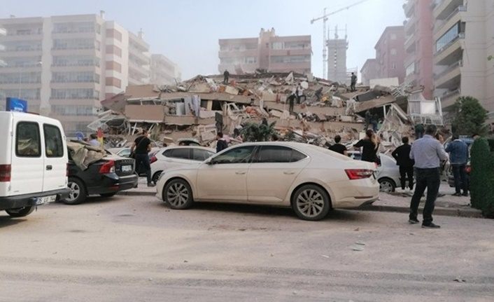 İzmir'de 6.6 büyüklüğünde deprem meydana geldi