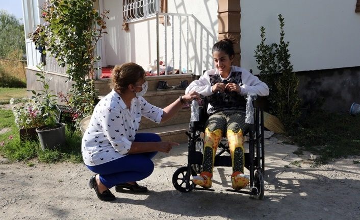 Van Büyükşehir Belediyesinden 4 engelli vatandaşa tekerlekli sandalye