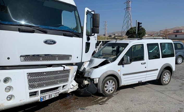 Van-Erciş karayolunda trafik kazası: 1 yaralı