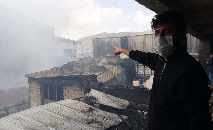 Özalp'teki yangın devam ediyor! 100 ailenin birikimi küle döndü