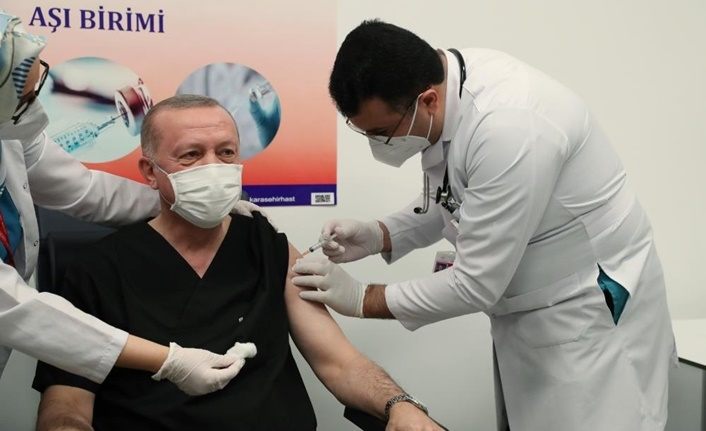 Cumhurbaşkanı Erdoğan'a korona aşısını Vanlı doktor yaptı