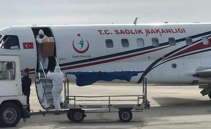 KKTC aşısız kalmasın! Türkiye özel uçakla 20 bin doz gönderdi