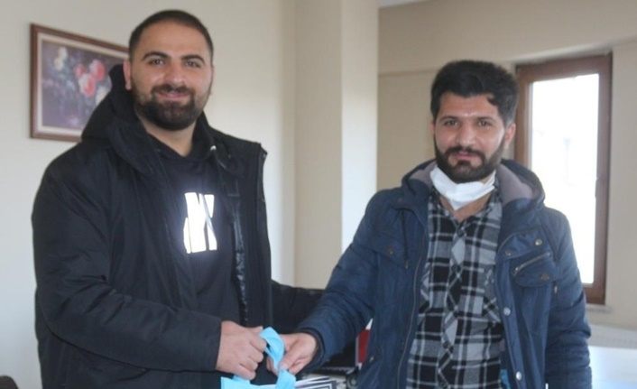 Tuşba Belediyesi'nden gazetecilere '10 Ocak' jesti