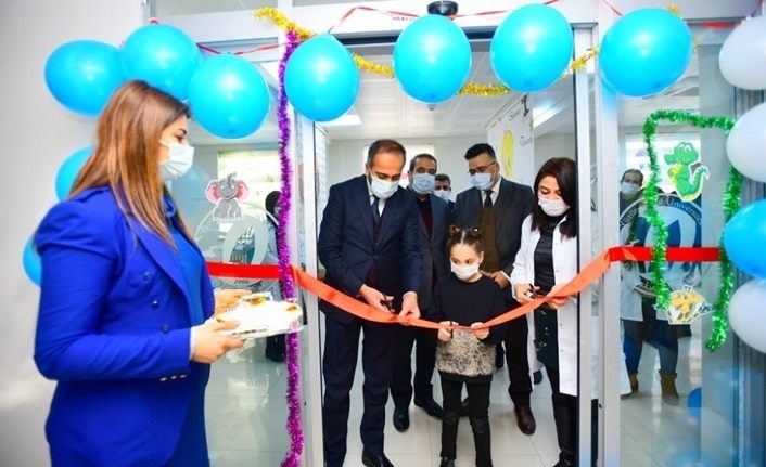 Van YYÜ'de Çocuk Diş Hekimliği kliniği açıldı